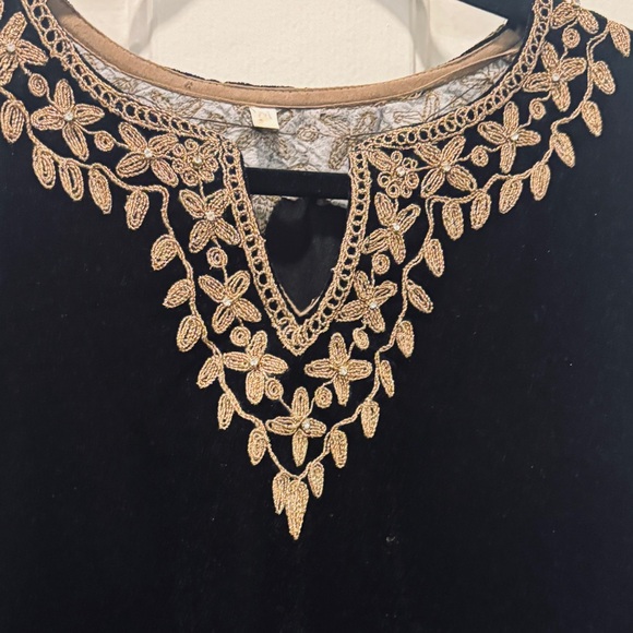 Pakistani suit - Picture 2 of 3